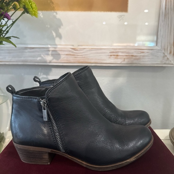 Lucky Brand Basel Black Leather Ankle Booties Side Zip Size 8 - Picture 3 of 7